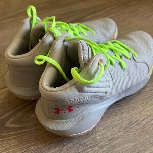 Under Armour Kids Sneakers Size 7Y- Gray with Neon Green Laces